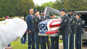 6·25 전사 美 쌍둥이 69년만에 함께하다