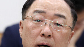 [속보]홍남기 “美·中갈등 심화…우리 경제 영향 전보다 심각할 수도”