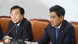 오신환 “靑, 5당 대표와 1대1 연쇄 회동해야…싫으면 뒤로 빠져라”