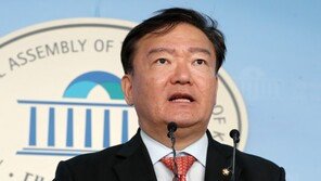 한국당 “민주당, 차라리 ‘퀴어 당’으로 커밍아웃하라”