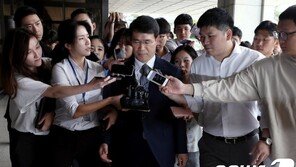 ‘영장 기밀 유출 의혹’ 현직 판사들 “정당한 직무행위”…혐의 부인