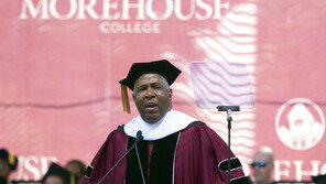 美 부호, 졸업축사 중 “학자금 빚 내가 다 갚아주겠다”