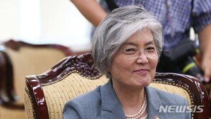 강경화, UAE 외교장관과 통화…리비아 피랍 국민 귀환에 사의