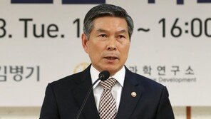 정경두 장관, 中·日국방장관과 회담 추진…군사교류 정상화 ‘시동’