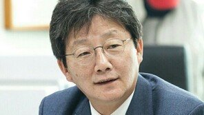 유승민 “내년 총선 굉장히 어렵지만 … 한국당은 안 가”