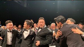 영화 ‘악인전’, 마동석 활약에 빵빵 터졌다…5분 기립 박수(ft.윤승아)