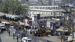 파키스탄 발루치스탄, 모스크 폭발물 터져 30명 사상