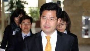 ‘숨진 채 발견’ 조진래, 목에 벌건 상처자국…최근 檢 소환조사