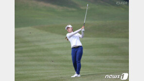 이소미, KLPGA E1 채리티 오픈 ‘이틀 연속 선두’