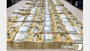 50대 여목사, 2200회 걸쳐 82억 ‘환치기’…집행유예