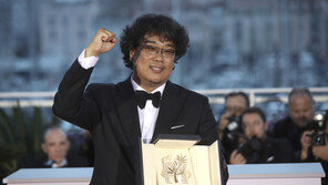 봉준호 “황금종려상, 100주년 韓 영화 마스터들 덕에 가능했죠”