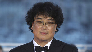 외신들도 주목·극찬 “‘기생충’ 칸 황금종려상 수상, 역사 만들어졌다”