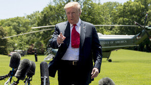 트럼프의 김정은 옹호 발언에 공화·민주당 일제 ‘우려’