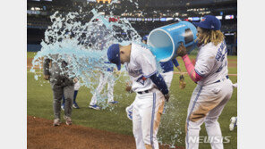 MLB 부전자전, 이번에는 비지오 아들…첫 안타·홈런