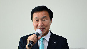 손학규 “거대양당 탓 국회 파행…바른미래가 희망될 것”