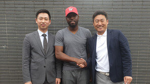 높게 평가한 소사의 경험, 다익손도 계속 지켜본다