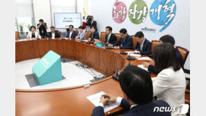 바른미래, 또 격돌…“보수 정체성 아냐” “통합때 없던 분 자제”