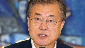 靑 “통합으로 가자는것”… 한국당 “결국 내편-네편 가르기”