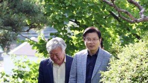 [청계천 옆 사진관]바쁘다 바빠! 주말도 일한 황교안 야당 대표