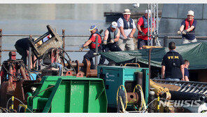 침몰 유람선 ‘2번 와이어 설치’가 마지막 과제…“11일 오전 인양”