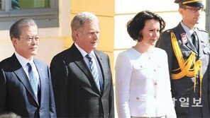 文대통령 “北-美, 3차회담 대화 진행… 남북도 조만간 재개 믿어”