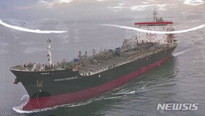 오만만 피격 선박 1척은 일본해운사 소속…日정부, 긴급 대응