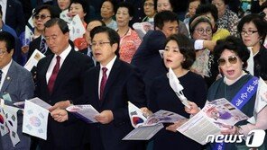 한국당, 당내 친박 불만 터지자 ‘도로 친박당’ 경계론