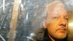 ‘위키리크스’ 어산지 미국 신병인도 재판 내년 2월 런던서 열려