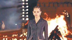 태양에 도전하는 빛나는 바캉스룩