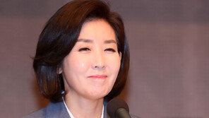 나경원 “홍남기·김수현 나오면 경제청문회 합의”