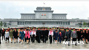 시진핑-김정은, 금수산태양궁전서 ‘혈맹’ 과시…외국 정상 최초