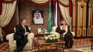 폼페이오, 사우디 국왕 및 왕세자 만나 “생산적 대화”