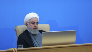 이란 대통령 “트럼프, 정신지체 시달리는 듯”