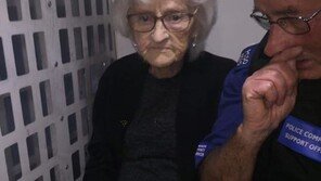 ‘평생 법 준수’ 93세 할머니 ‘절도 혐의’ 체포…무슨 일?