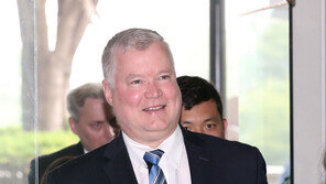 비건 “동시적·병행적 진전 위해 北과 건설적 논의 준비돼”