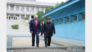 아사히 “트럼프, 평양에 고위관리 보내 친서 직접 전달…물밑접촉”