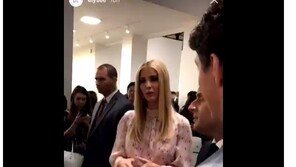 이방카 19초 영상에 비판 쇄도…“어른 식탁에 끼려는 아이같다”