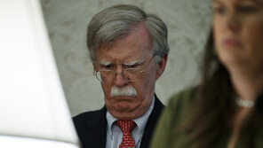 “전쟁광 볼턴, 이제 트럼프로부터 모욕 받을 차례 됐다”