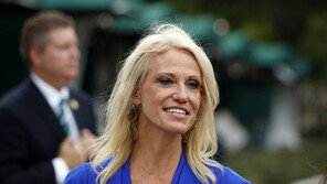 백악관 고문 “트럼프, 노벨상 타는 길 가고 있어”