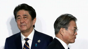 아베 “韓수출규제는 당연한 판단…약속 안 지키면 우대 못해”
