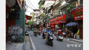 [청계천 옆 사진관] ‘오토바이 천국’ 베트남 하노이…“삶 자체이자 부의 상징”