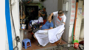 [청계천 옆 사진관]식사, 맥주, 이발까지… 베트남은 길 위에 다 있다