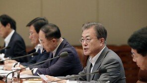 文대통령 만난 중소·중견기업 “부품소재 국산화 절실…규제 풀어달라”