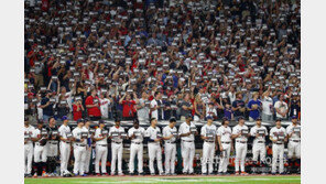 희망, 응원, 그리고 추모의 장이 된 MLB 올스타전