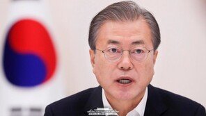 文대통령·민주당 동반하락…국정지지율 47.6%, 與 지지율 38.1%