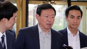 입 꾹 다문 신동빈 롯데 회장, 질문에 ‘노코멘트’…한·일 관계 악화 ‘부담’