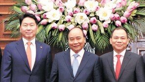 베트남 우옌 총리 만나 상호협력 논의