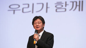 유승민 “영공 침략에도 말없는 국군통수권자…모두 제정신 아냐”