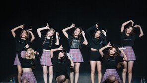 트와이스, 첫 미주투어 성료…4만1000여 명 환호