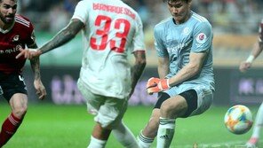 [포토] ‘K리그 vs 유벤투스’ 송범근 ‘내가 막는다’